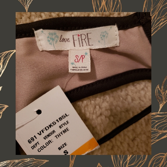 🆕️Lace Overlay Swing Mini Dress - Picture 2 of 3